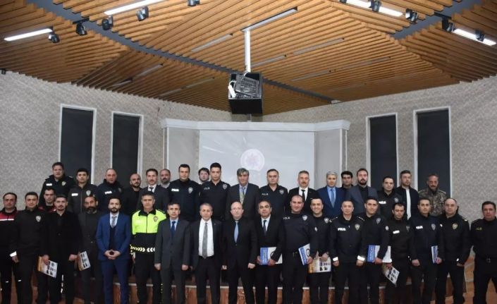 Suç ve suçlulara geçit vermeyen asayiş polisleri ödüllendirildi