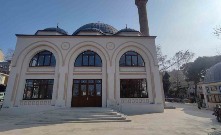 Tarihi Haydarçavuş Camiin halıları Demirci’den