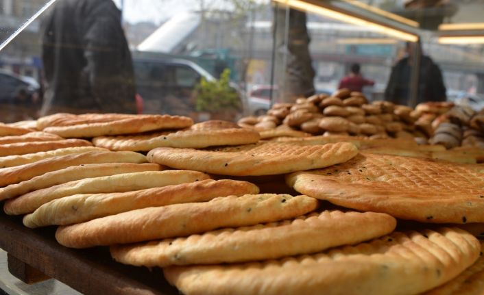 Tescilli Maraş çörekleri Ramazan ayında sofralar için hazırlanıyor