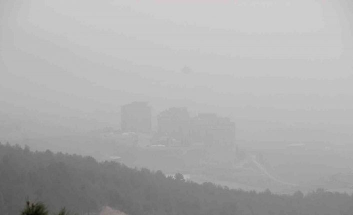 Toz bulutu Adıyaman’ı esir aldı