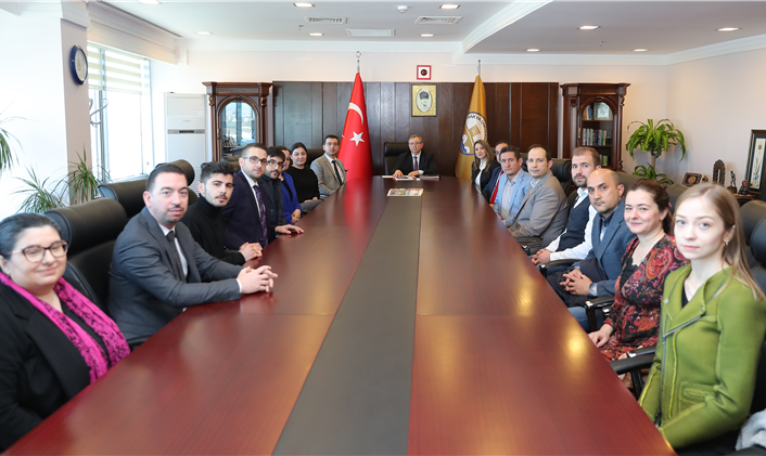Trakya Üniversitesi Rektörü Prof. Dr. Tabakoğlu, ataması yapılan akademisyenlerle bir araya geldi