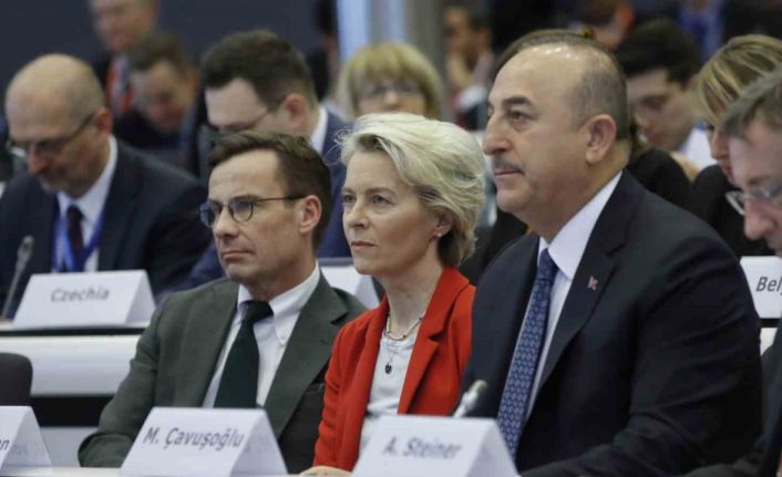 Uluslararası Bağışçılar Konferansı’nda Türkiye ve Suriye için 7 milyar euro yardım taahhüt edildi