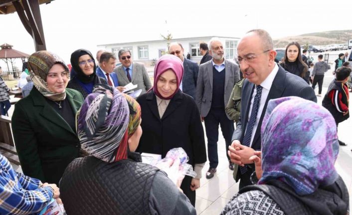 Usta ile Kavuş Konya’ya yerleşen depremzedelerin acılarını paylaştı