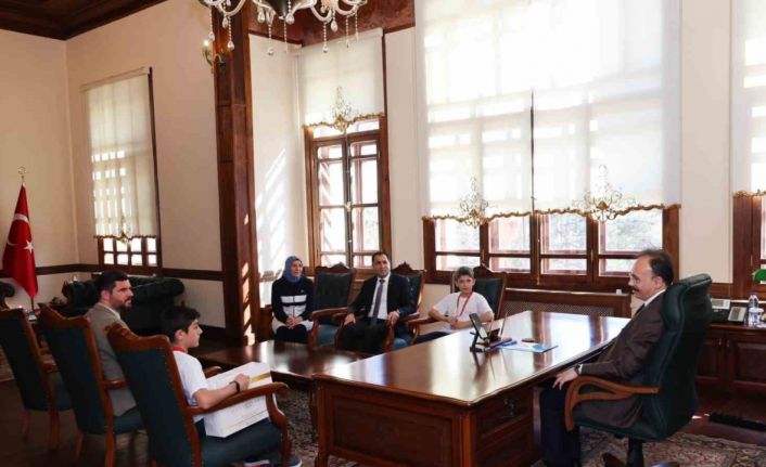 Vali Kızılkaya Güreş Müsabakaları birincilerini ağırladı