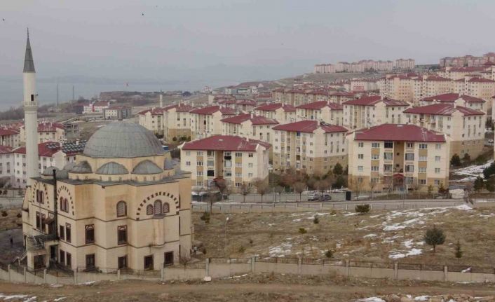 Vanlılar TOKİ’nin deprem konutlarında güvenle oturuyor