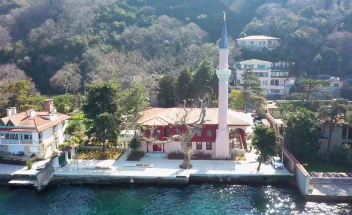 Yeniden ibadete açılmak için gün sayan tarihi Vaniköy Camii havadan görüntülendi