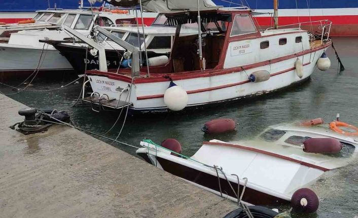 Yenikapı’da feribotun oluşturduğu dalga balıkçı teknesini batırdı: O anlar kameraya yansıdı