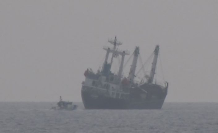 Yük gemisindeki yükler kaydı, gemi yana doğru yattı