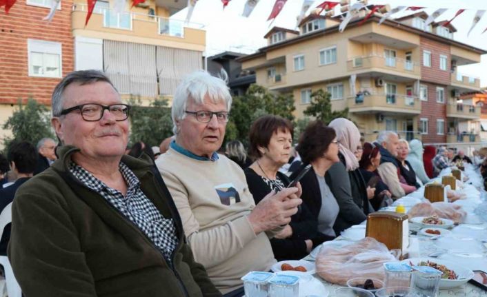 127 milletten yerleşik yabancılar Alanya’da iftar sofrasında buluştu