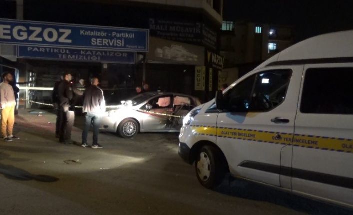 15 yaşındaki sürücü park halindeki tıra çarptı: 1 ölü, 3 yaralı