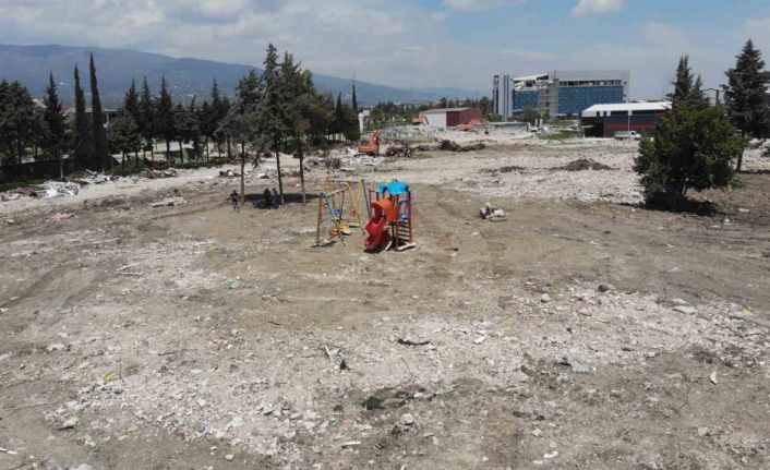 600 konutlardan geriye oyun parkı kaldı