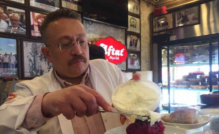 Afyon’a gelemeyenler bayram için kargo ile ekmek kadayıfı siparişi vermeye başladı