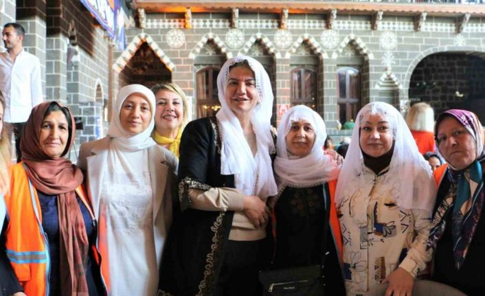 AK Parti Diyarbakır Milletvekili adayı Kepolu Ataman: "Cumhurbaşkanım, biz seni yeniden başkan yapacağız"