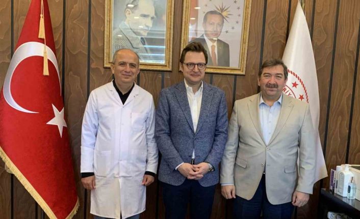 AK Parti Milletvekili Adayı, Kalp ve Damar Cerrahı Prof. Dr. Halit Yerebakan: “Seçim bölgemde her gün farklı hastanelere gidiyorum”