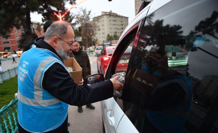Akdağ, iftarlık dağıttı