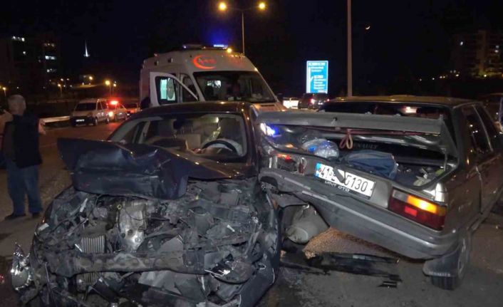 Alkollü vatandaş bayram trafiğini birbirine kattı, 4 araca kaza yaptırdı: 3 yaralı