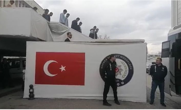 Ankara merkezli 3 ilde düzenlenen operasyonda 100 kaçak göçmen yakalandı