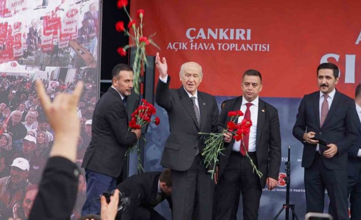 Bahçeli: "Kılıçdaroğlu Kürt kökenli kardeşlerimizin terörist muamelesi gördüğünü iddia etmiştir. Bu iddia düşman iddiasıdır"
