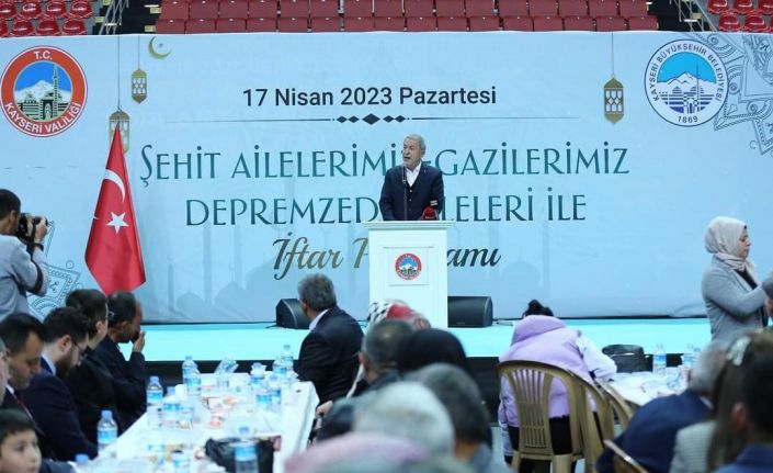 Bakan Akar: "Suriye’nin kuzeyinde etkisiz hale getirilen terörist sayısı 12’ye yükseldi"
