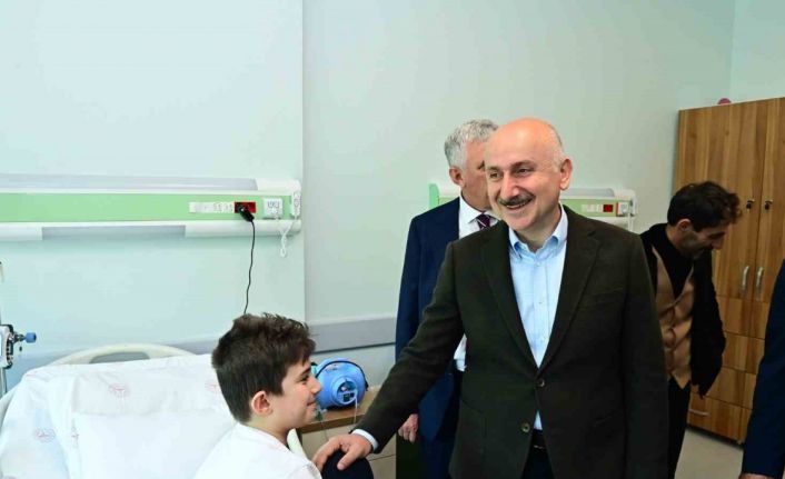 Bakan Karaismailoğlu: "Bugün bayram ama bizim asıl bayramımız 14 Mayıs’ta olacak"