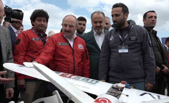 Bakan Varank: "Bugün elektrik otomobil konuşuyoruz. Gençler inşallah hidrojenle çalışan otomobil yapacak"