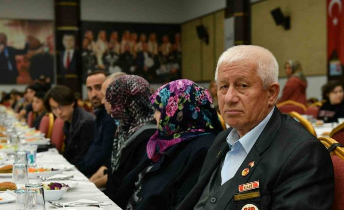 Başkan Bozkurt: "Bu ülke varlığını şehit ve gazilerinin vatanseverliklerine borçludur"