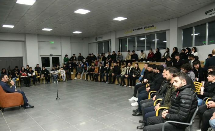 Başkan Özlü’den gençlere: "Sizin gayretlerinizle Türkiye Yüzyılı’nda daha güzel işler yapacağız"