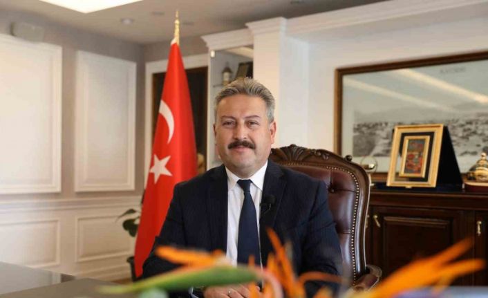 Başkan Palancıoğlu: "Tüm çocuklarımızın bayramını tebrik ediyor, yüzleri gülsün diyorum"