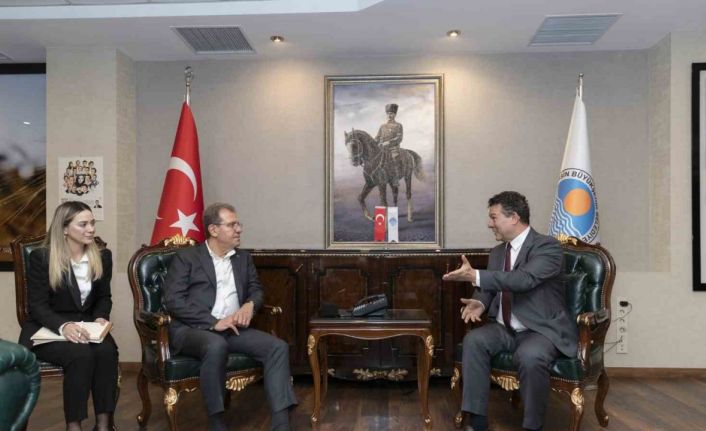 Başkan Seçer: "İlk günden itibaren yaklaşık 10 bin insana geçici barınma temin ettik"