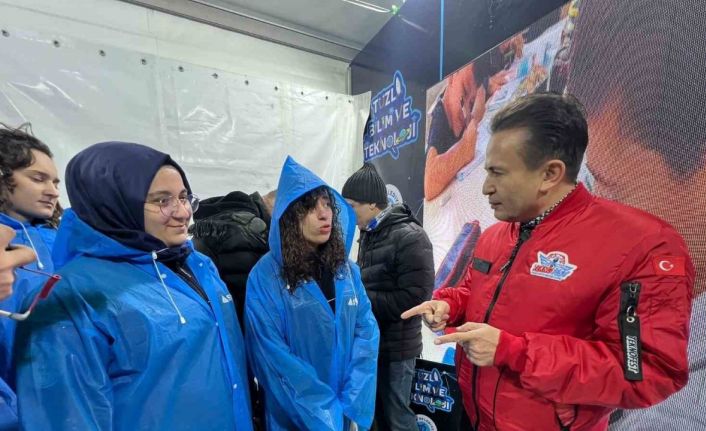 Başkan Yazıcı, su altında müsilaj toplama projesi geliştiren gençleri TEKMER’e davet etti