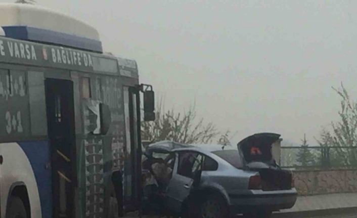 Başkent’te halk otobüsü ile otomobil çarpıştı: 1 ölü