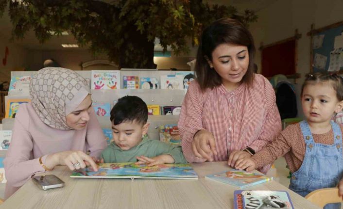 Bebekler bu kütüphanede hem gelişimlerini sağlıyor hem de sosyalleşiyor