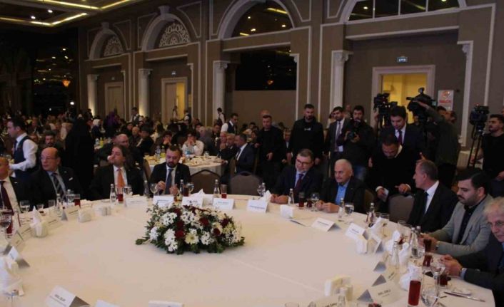 Binali Yıldırım’dan Millet İttifakı’nın iki belediye başkanını cumhurbaşkanı yardımcısı olarak açıklamasına eleştiri