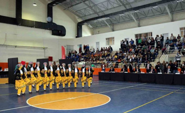 Bitlis’te Türkiye Şampiyonası Halkoyunları Bölge Yarışması start aldı