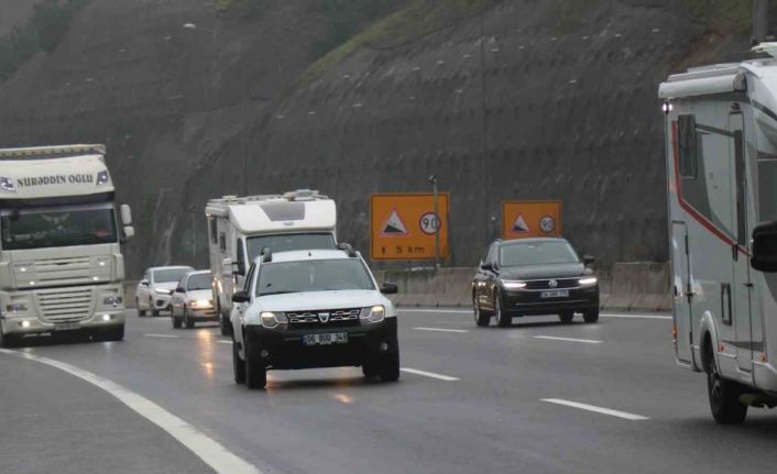 Bolu’dan tatil boyunca 1 milyon 67 bin 910 araç geçiş yaptı