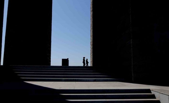 Çanakkale Kara Savaşları’nın 108. yıl dönümü etkinlikleri Şehitler Abidesi’nde törenle başladı