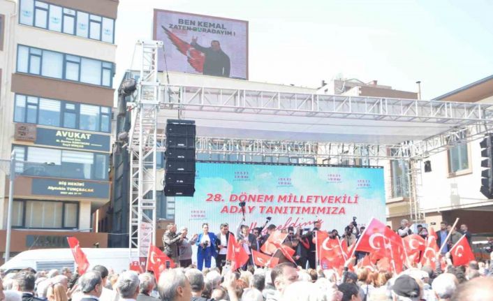 CHP aday tanıtım töreninde ilginç reklam: "Ben Kemal, zaten buradayım"