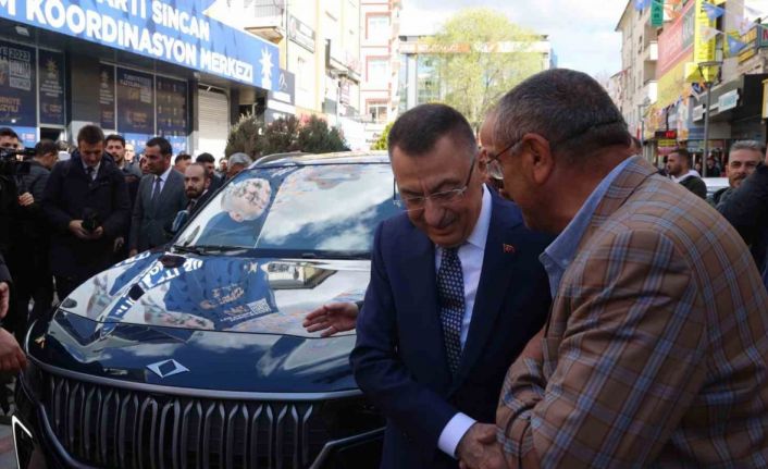 Cumhurbaşkanı Yardımcısı Oktay,  Seçim Koordinasyon Merkezinin açılışına Togg ile geldi