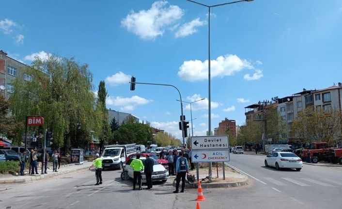 Direksiyon başında kalp krizi geçirdi, 6 araç ve 2 yayaya çarptı