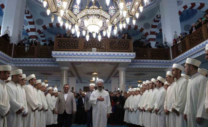 Diyanet İşleri Başkanı Erbaş: “Herkes Kur’an-ı Kerim’den, Kur’an’a hizmet ettiği kadar istifade eder”