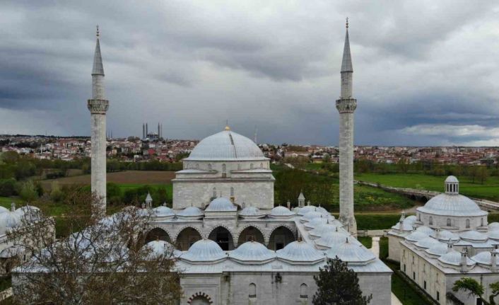 Edirne’de Sultan 2. Bayezid Külliyesi ziyaretçilerin ilgisini çekiyor