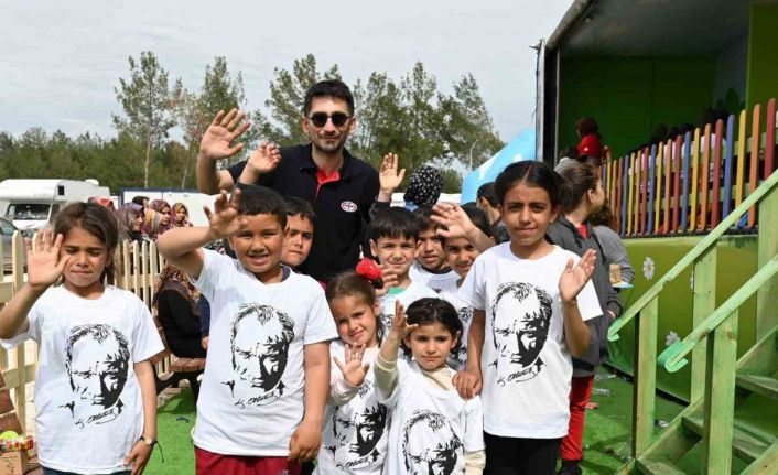 Eğitici aktivitelerle donatılmış gezici tırı deprem bölgesinde çocuklar ve gençlerle buluşacak