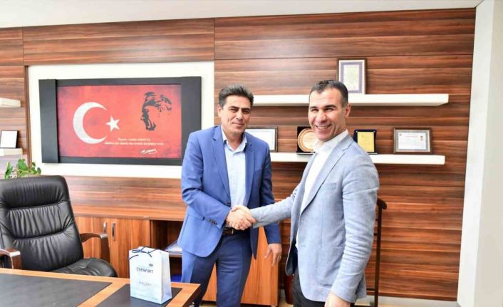 Esenyurt Belediyesi Dünya Laborantlar Günü ve Veteriner Hekimler Günü’nü kutladı