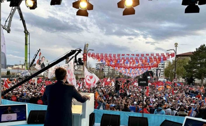 Fatih Erbakan: "Ülkemizi 7’li maşa ittifakına teslim etmemek adına Cumhur İttifakı’ndayız”