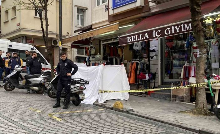 Fatih’te otelde 4. kattan düşen adam öldü