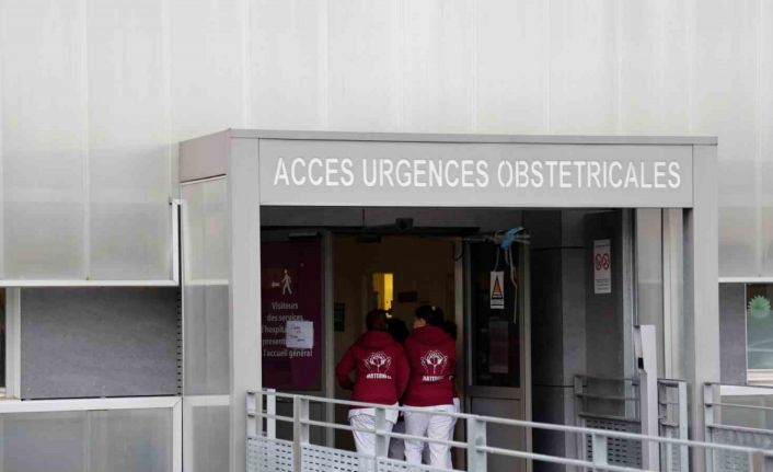 Fransa’da acil serviste 3 gün yatak sırası bekleyen hasta öldü