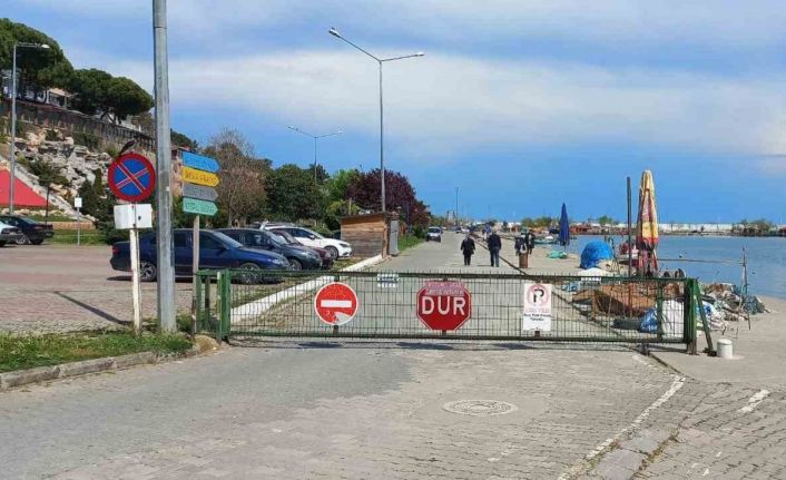 Gerze sahili araç trafiğine kapatıldı