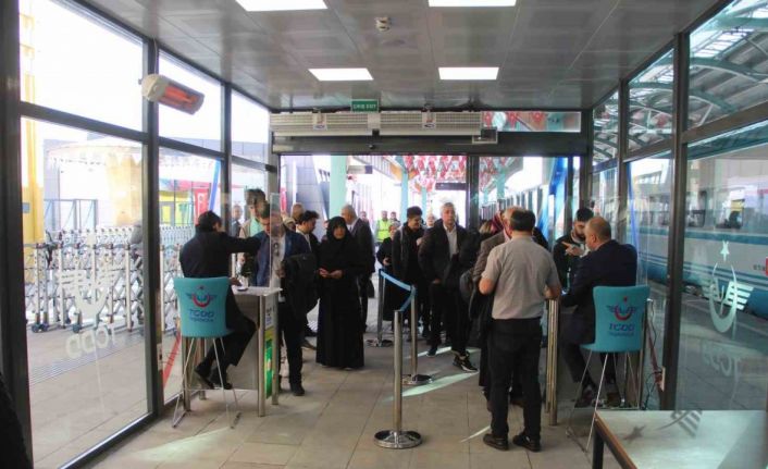 Hemşehrilerinden Karamollaoğlu’na: “Gelsin görsün”