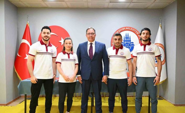 İBBSK Başkanı Fatih Keleş, Avrupa şampiyonalarında madalya alan sporcularla buluştu