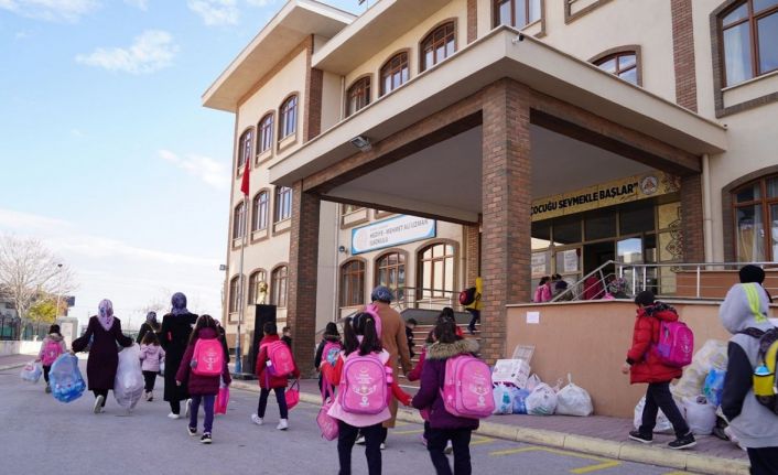 “İlkokullar Arası 1 Atık Çok Şeyi Değiştirir 2” atık toplama yarışması tamamlandı